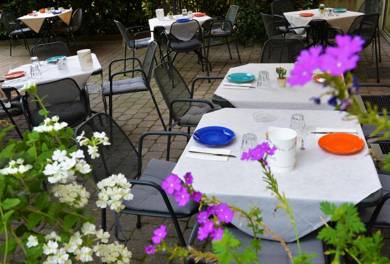 Hotel Quarcino Como Kültér fotó