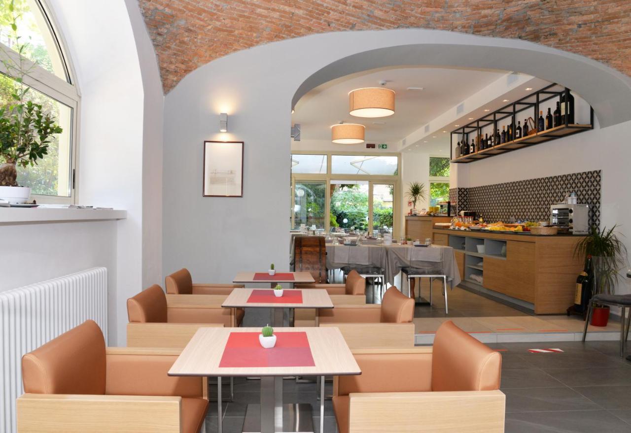 Hotel Quarcino Como Kültér fotó
